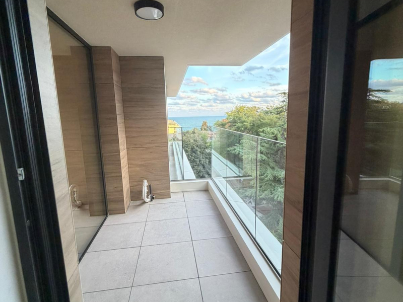 Azur Panorama 3 – Neues, modernes Apartment mit Meerblick