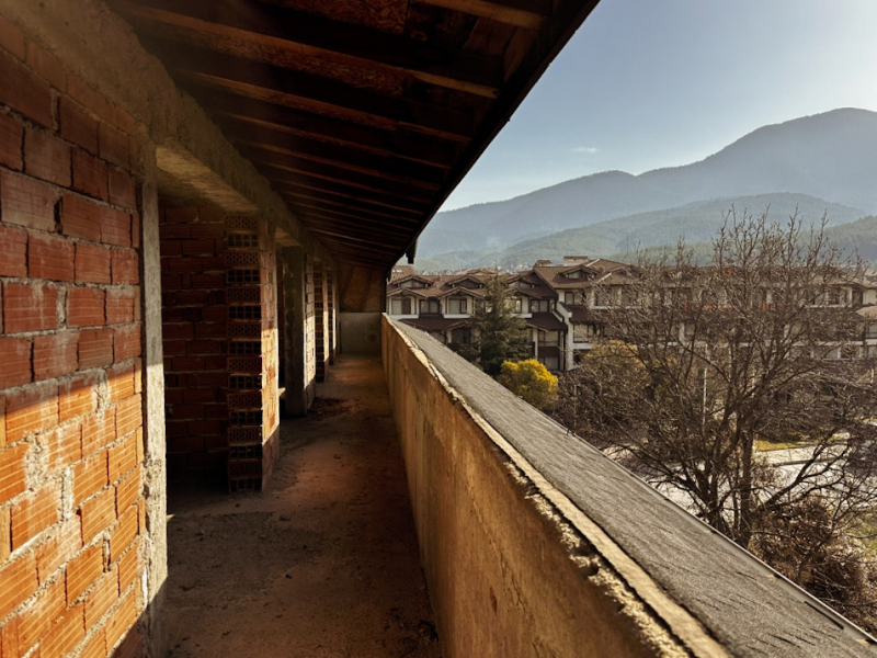 Neubau vom Entwickler – Moderne Einzimmerwohnung 600 m von der Seilbahn, Bansko (Fertigstellung 2027)