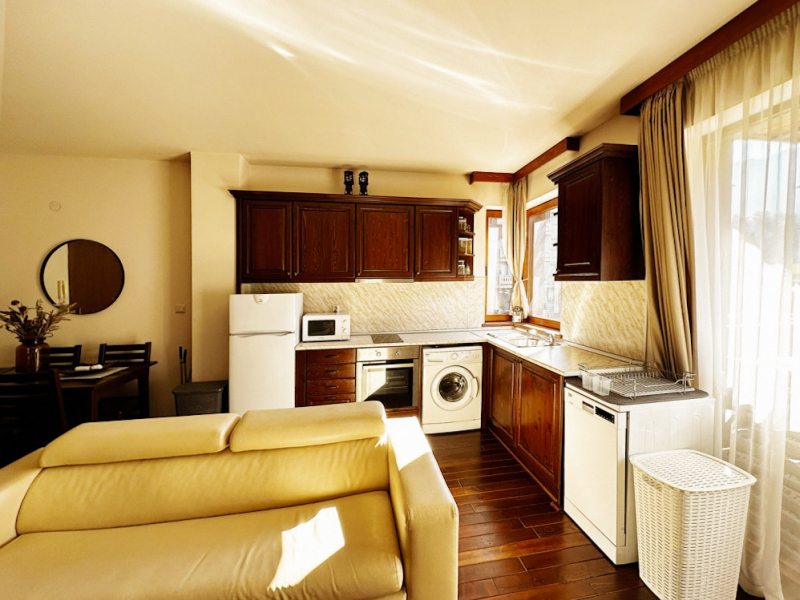 Komplett möblierte Ein-Zimmer-Wohnung im exklusiven Pirin Golf & Country Club
