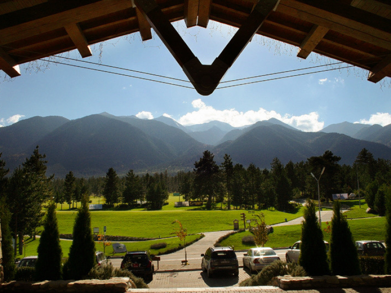 Komplett möblierte Ein-Zimmer-Wohnung im exklusiven Pirin Golf & Country Club
