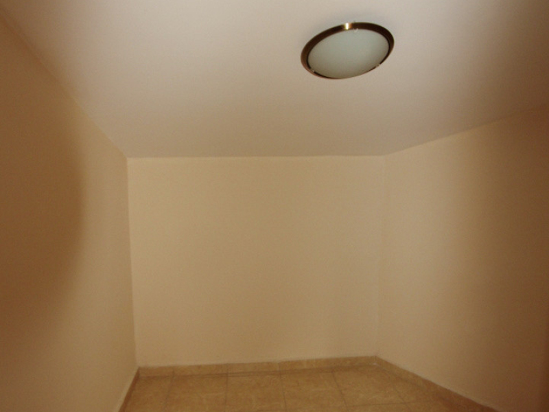 Möblierte Maisonette mit zwei Schlafzimmern und zwei Badezimmern im Downtown-Komplex