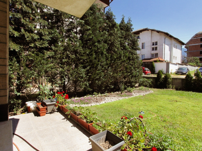 Drei-Zimmer-Apartment mit Garten