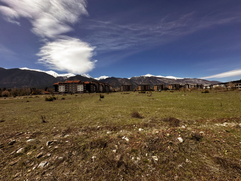 Grundstück mit 360° Panoramablick – unter Pirin Golf