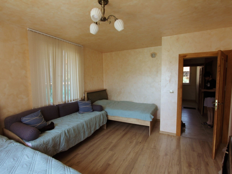 Komplett renoviertes zweistöckiges Haus mit 5 Schlafzimmern, zwei Terrassen und Hof – Dobrinishte