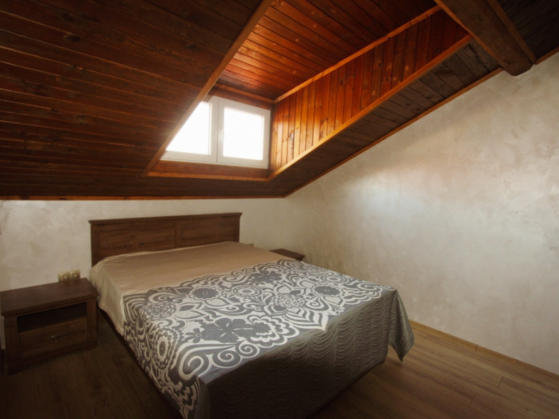 Komplett renoviertes zweistöckiges Haus mit 5 Schlafzimmern, zwei Terrassen und Hof – Dobrinishte