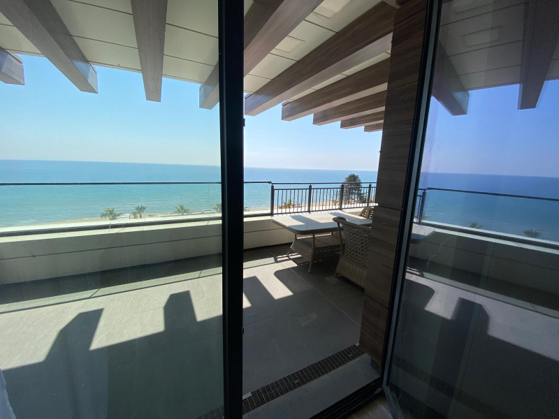 Exklusives Apartment direkt am Strand mit Panoramablick auf das Meer