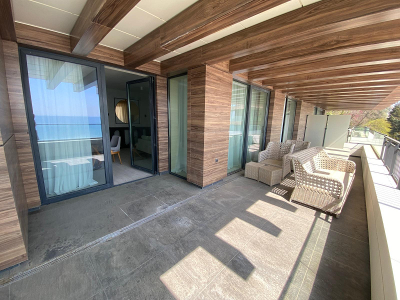 Exklusives Apartment direkt am Strand mit Panoramablick auf das Meer
