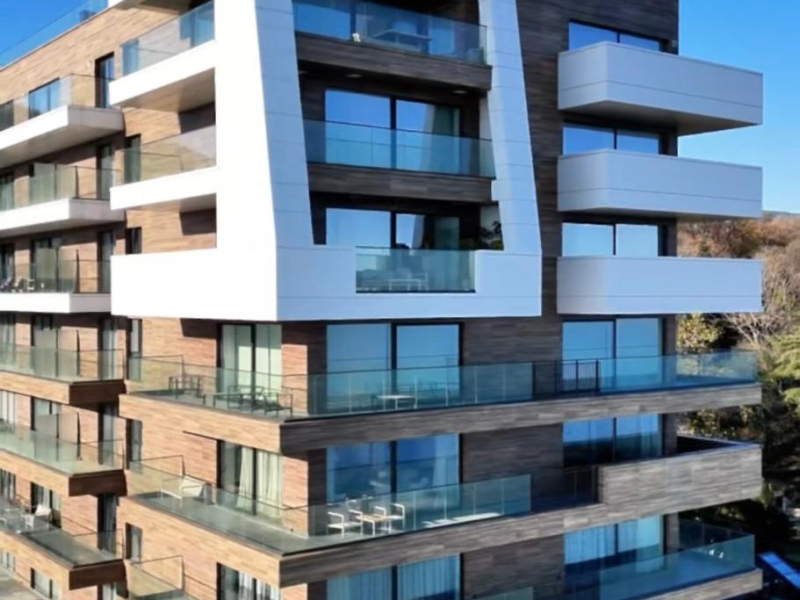 Elegantes Apartment mit Blick ins Grüne – Ruhe, Privatsphäre und zeitloses Design