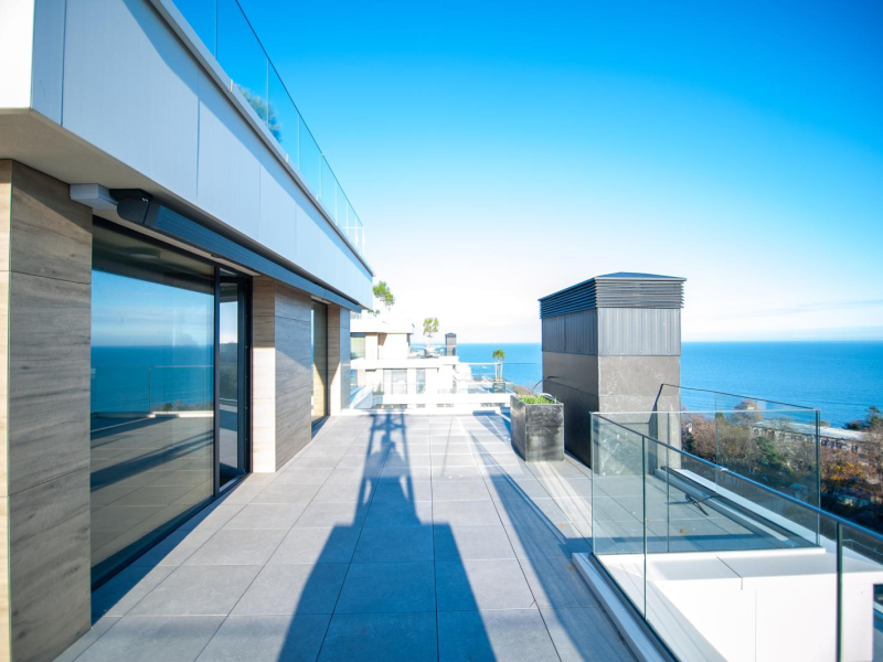 Flaggschiff-Penthouse mit Panoramaterrasse – absoluter Luxus im Azur Panorama Resort